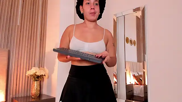 Rachell Jamess online show from October 2025 02:37:01 AM