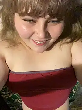 Snapshot of BeckiXrose chatting on October 2025 10:52:02 PM BeckiXrose online show from October 2025 10:52:02 PM