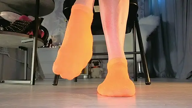 Feet Heelss online show from October 2025 12:18:01 PM