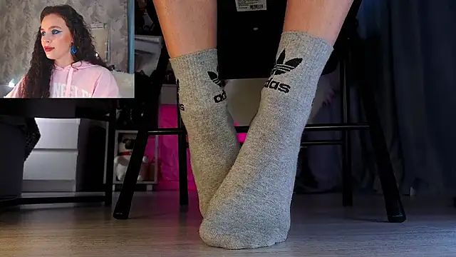 Feet Heelss online show from December 2025 10:36:02 AM