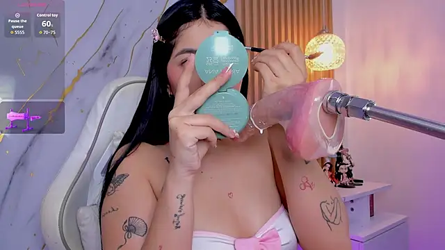 alissaowens  online show from June 2026 10:27:02 AM