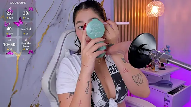 alissaowens  online show from December 2025 10:14:02 AM