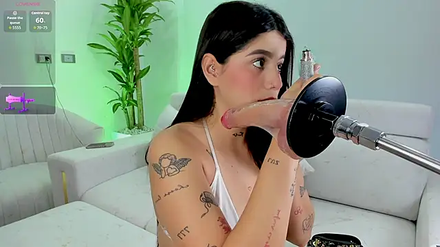 alissaowens  online show from January 2026 05:19:02 PM