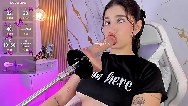 alissaowens  online show from November 2025 10:26:01 AM