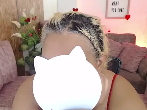 Snapshot of laleska_montenegro chatting on December 2025 04:01:01 AM laleska montenegro online show from December 2025 04:01:01 AM