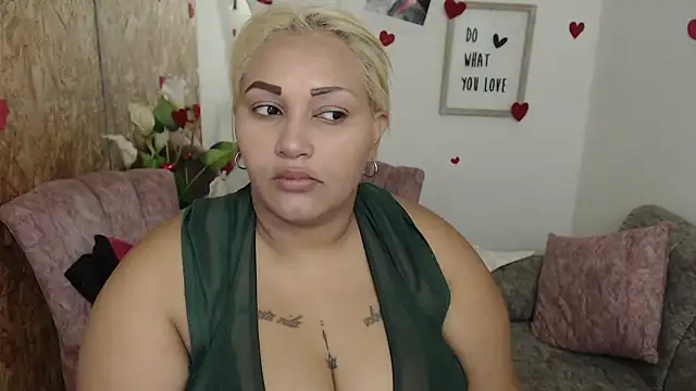 Snapshot of laleska_montenegro chatting on November 2025 05:22:02 AM laleska montenegro online show from November 2025 05:22:02 AM