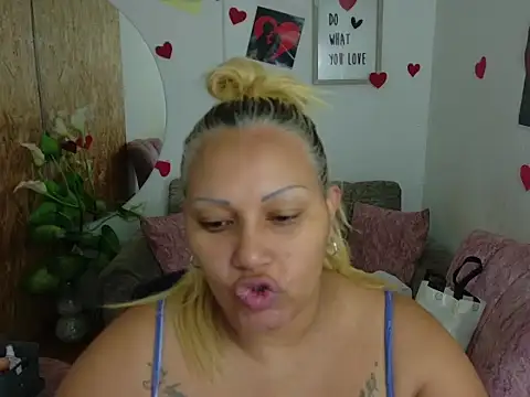 Snapshot of laleska_montenegro chatting on February 2026 04:32:01 AM laleska montenegro online show from February 2026 04:32:01 AM