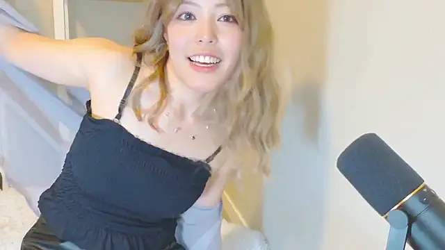 Nana with online show from November 2025 02:23:02 AM