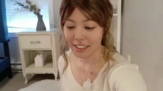 Nana with online show from March 2026 05:02:01 PM