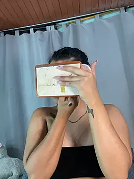 EVAH LEE  online show from February 2026 02:45:02 AM