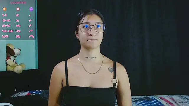 EVAH LEE  online show from October 2025 03:19:01 AM