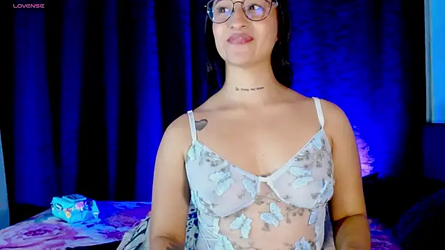 EVAH LEE  online show from November 2025 04:02:02 AM