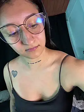 EVAH LEE  online show from June 2026 03:56:01 AM