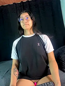 EVAH LEE  online show from November 2025 03:21:02 AM