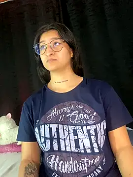 EVAH LEE  online show from December 2025 03:50:02 AM