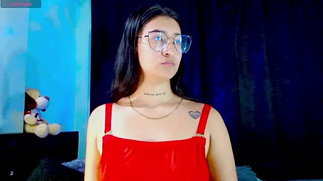 EVAH LEE  online show from October 2025 03:37:01 AM