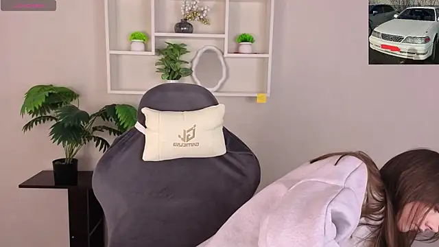 Miche1le Allenne online show from April 2026 01:01:01 AM