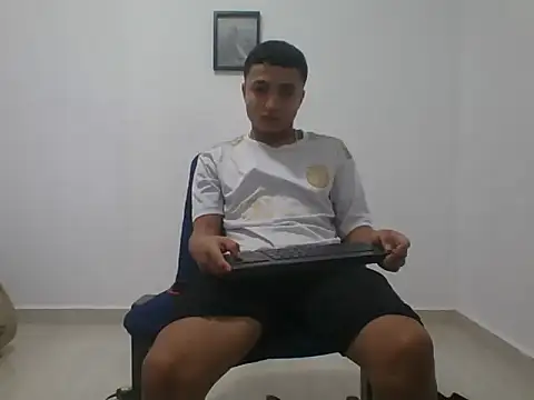 Snapshot of yissus_20_ chatting on November 2025 06:00:02 PM yissus 20 online show from November 2025 06:00:02 PM