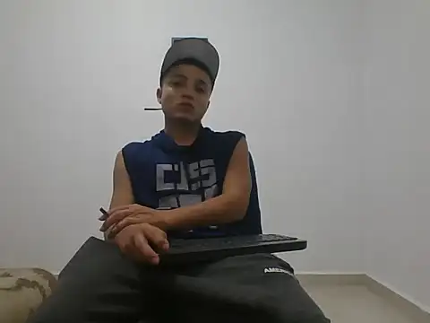 Snapshot of yissus_20_ chatting on November 2025 12:59:02 AM yissus 20 online show from November 2025 12:59:02 AM