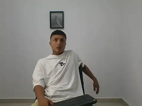 Snapshot of yissus_20_ chatting on April 2026 06:09:02 PM yissus 20 online show from April 2026 06:09:02 PM