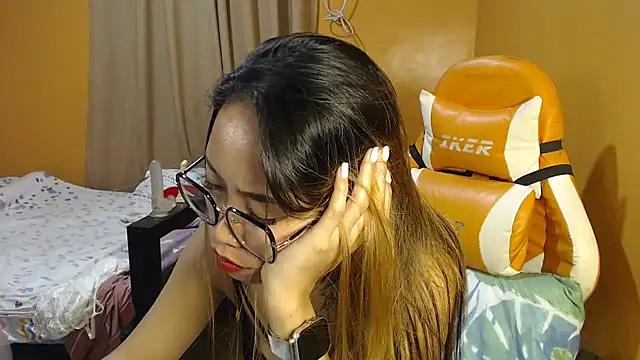 Snapshot of your_hornyapril chatting on October 2025 06:10:02 PM your hornyapril online show from October 2025 06:10:02 PM