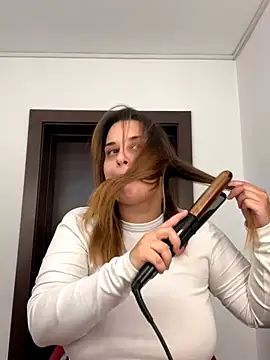 Kelly Bliss online show from September 2025 08:43:02 AM