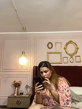 Kelly Bliss online show from October 2025 10:33:02 PM
