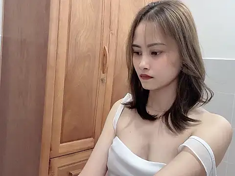 Truclynk1702 online show from September 2025 04:20:02 PM