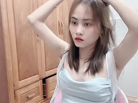 Truclynk1702 online show from October 2025 03:26:02 PM