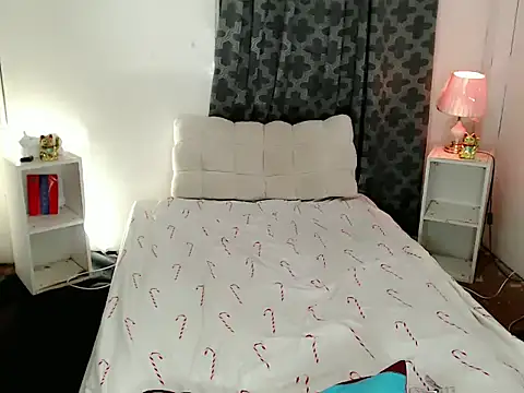 Malia cummer online show from March 2026 08:19:01 PM