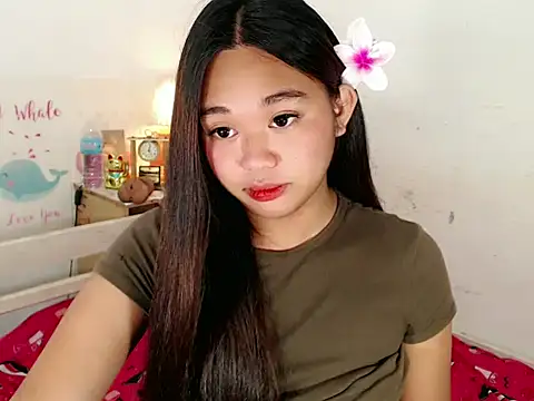 Malia cummer online show from December 2025 11:17:02 PM