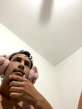 Snapshot of BAGHEERAPGG chatting on October 2025 12:25:01 AM BAGHEERAPGG online show from October 2025 12:25:01 AM