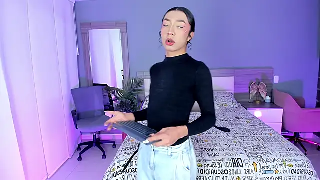 Snapshot of Alaiaguerra chatting on October 2025 09:16:01 PM Alaiaguerra online show from October 2025 09:16:01 PM