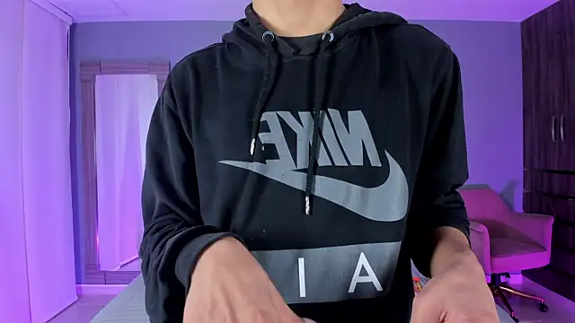 Snapshot of Alaiaguerra chatting on November 2025 07:36:02 PM Alaiaguerra online show from November 2025 07:36:02 PM