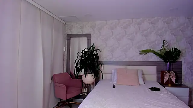 Alaiaguerra online show from April 2026 07:50:02 PM