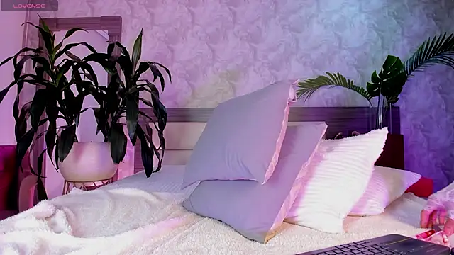 Alaiaguerra online show from June 2026 07:45:02 PM