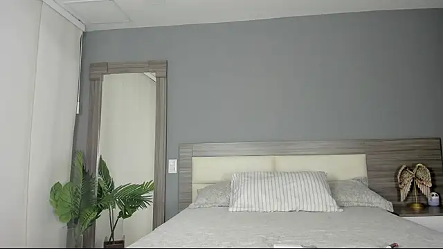 Snapshot of Alaiaguerra chatting on September 2025 07:41:01 PM Alaiaguerra online show from September 2025 07:41:01 PM