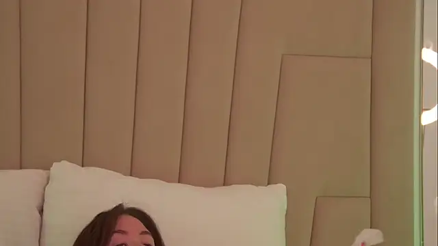 Snapshot of MeganStrain chatting on February 2026 03:28:01 AM MeganStrain online show from February 2026 03:28:01 AM