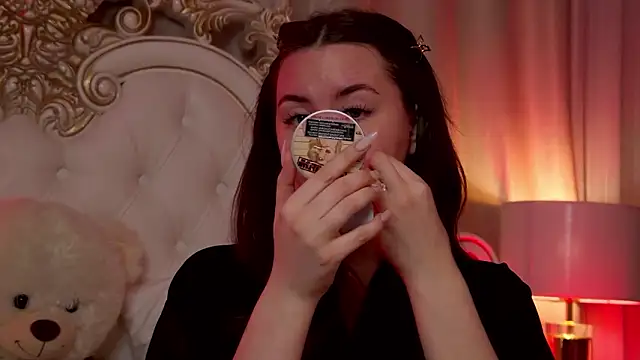 Snapshot of MeganStrain chatting on February 2026 03:34:02 AM MeganStrain online show from February 2026 03:34:02 AM