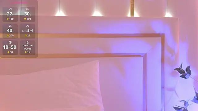 Snapshot of MeganStrain chatting on November 2025 03:11:01 AM MeganStrain online show from November 2025 03:11:01 AM