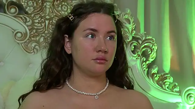 Snapshot of MeganStrain chatting on January 2026 03:21:01 AM MeganStrain online show from January 2026 03:21:01 AM