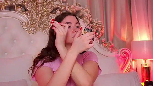 Snapshot of MeganStrain chatting on January 2026 02:40:01 AM MeganStrain online show from January 2026 02:40:01 AM