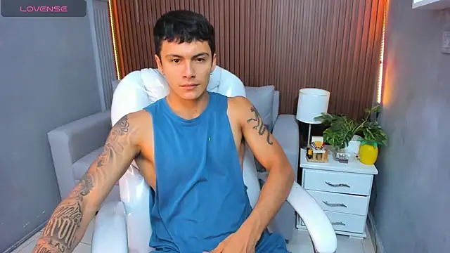 Leo santoro online show from November 2025 03:27:01 PM