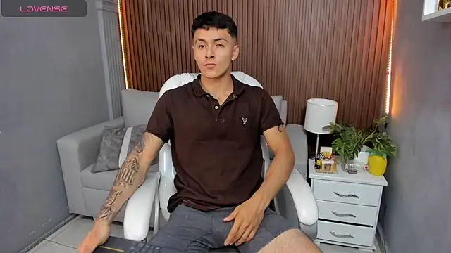 Leo santoro online show from November 2025 01:34:02 PM