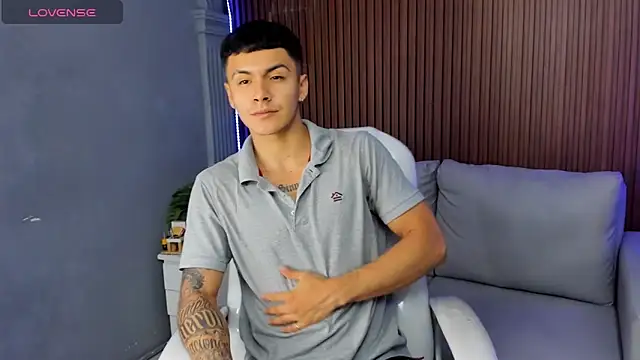 Leo santoro online show from December 2025 02:28:02 PM