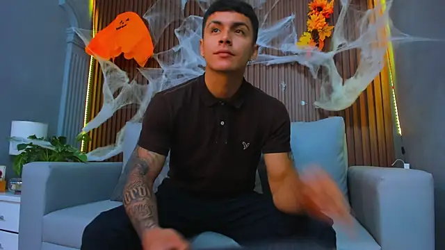 Leo santoro online show from October 2025 01:31:01 PM