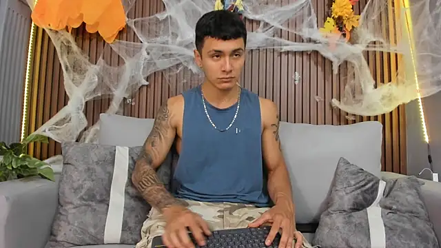 Leo santoro online show from October 2025 01:41:01 PM