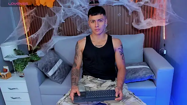 Leo santoro online show from October 2025 01:57:02 PM