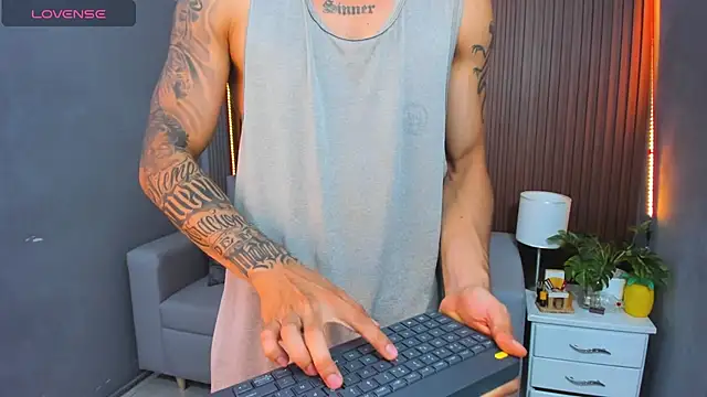 Leo santoro online show from November 2025 01:55:02 PM