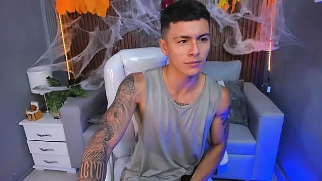 Leo santoro online show from October 2025 03:44:02 PM